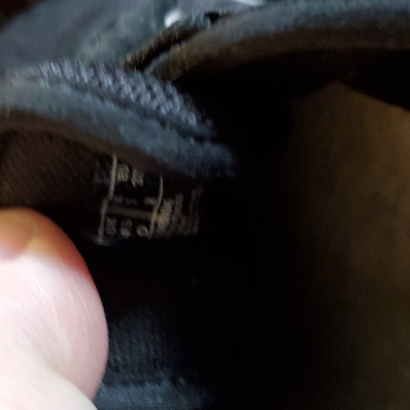 SHOES SIZE7 - Picture 3 of 3